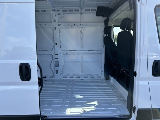 2025 Ram ProMaster 2500 High Roof 15