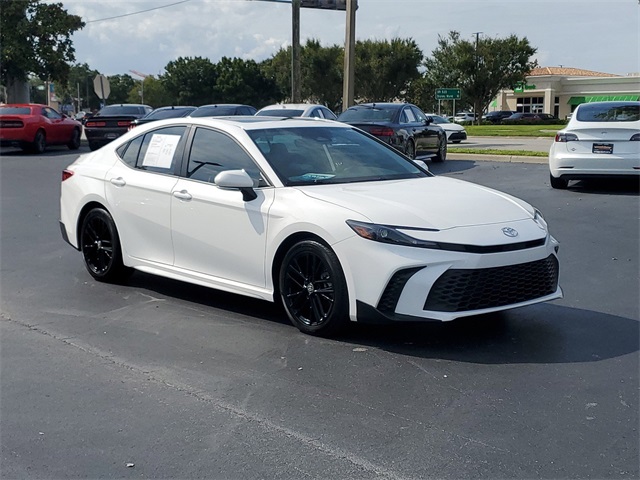 2025 Toyota Camry SE 23