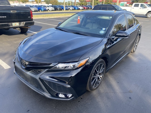 2022 Toyota Camry SE 3