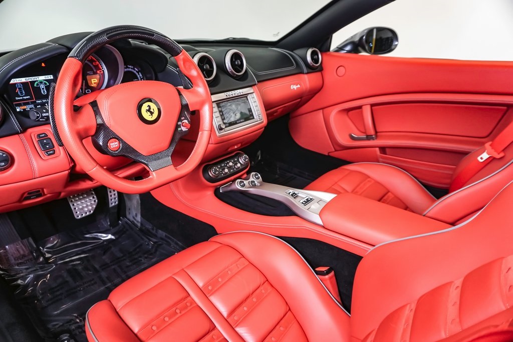2014 Ferrari California Base 25