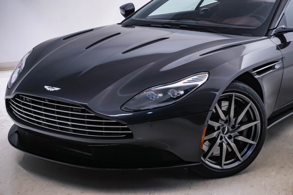 2018 Aston Martin DB11 V12 4