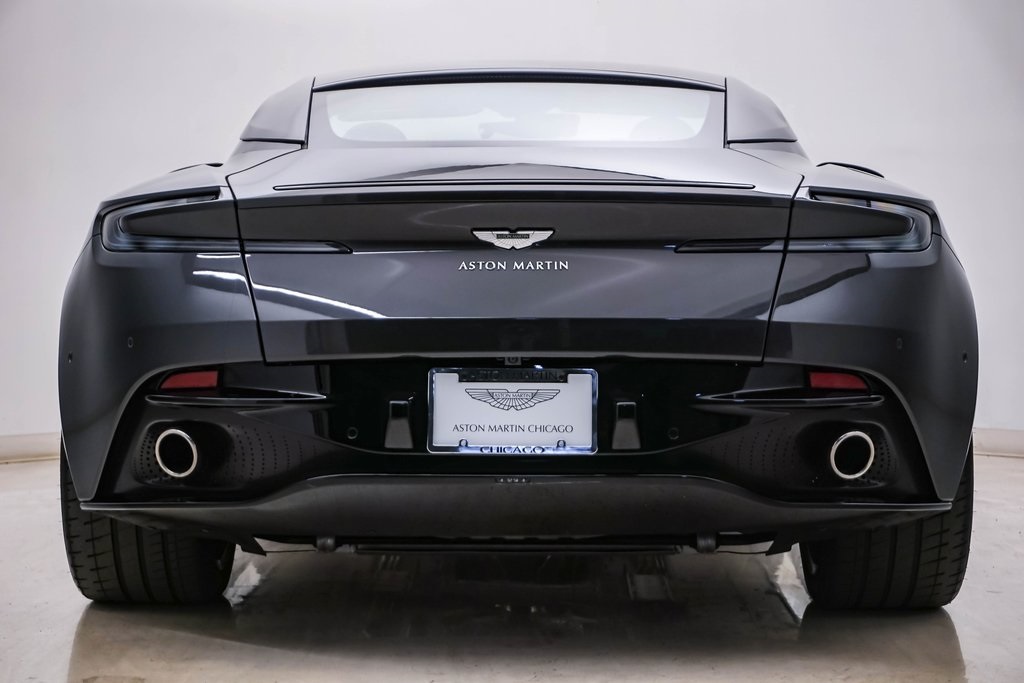 2018 Aston Martin DB11 V12 8