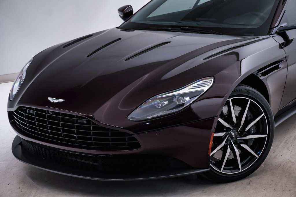 2018 Aston Martin DB11 Coupe 4