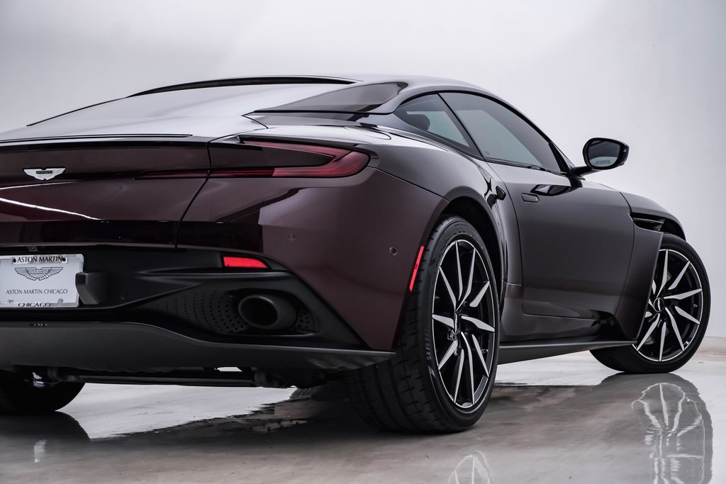 2018 Aston Martin DB11 Coupe 10