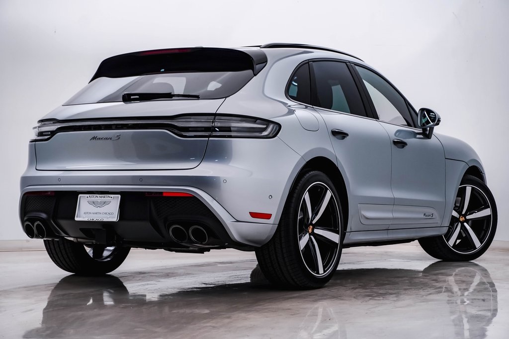 2025 Porsche Macan S 8