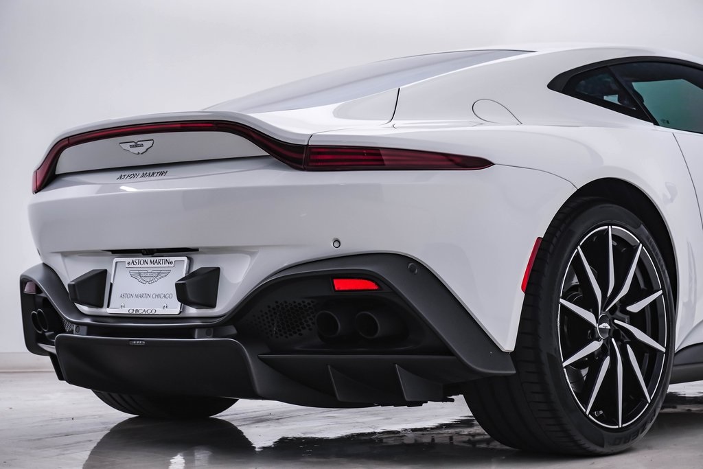 2020 Aston Martin Vantage Base 12