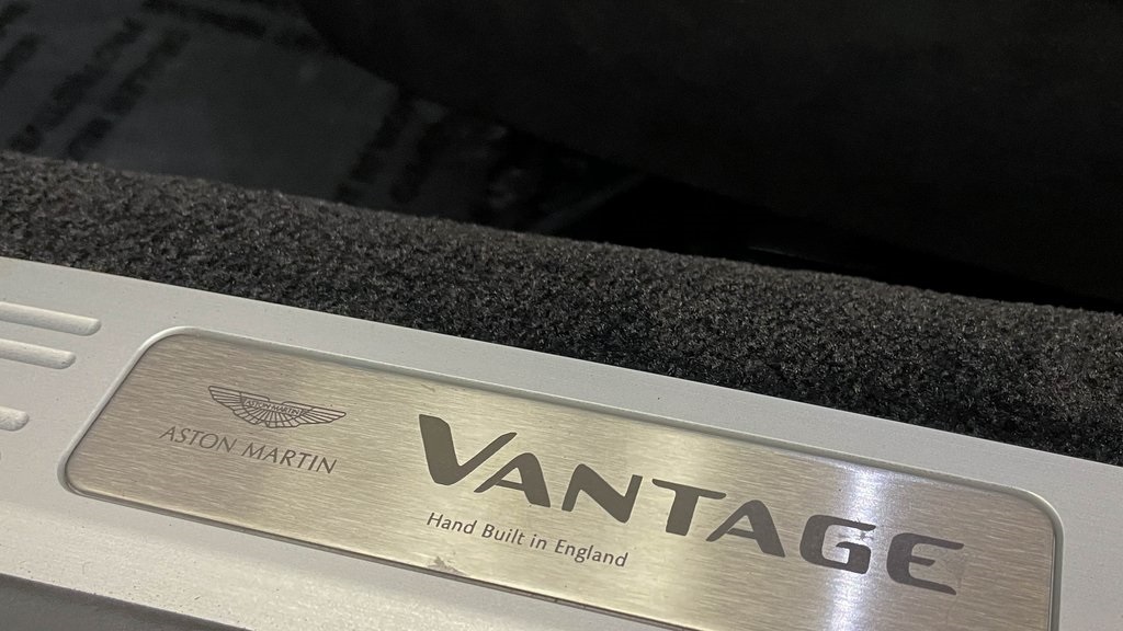 2020 Aston Martin Vantage Manual 19