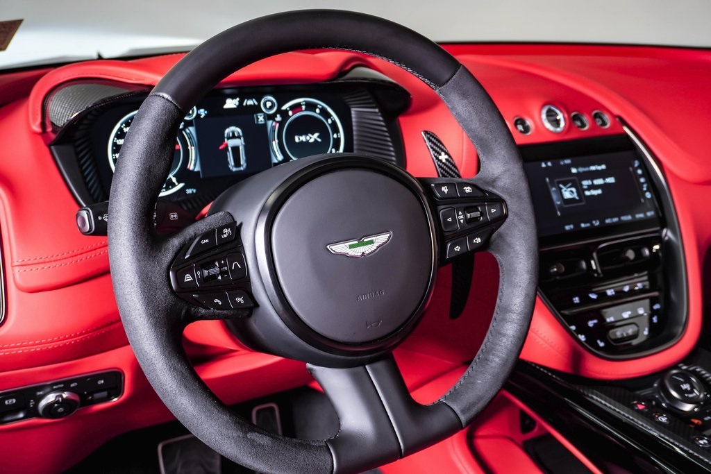 2024 Aston Martin DBX 707 24