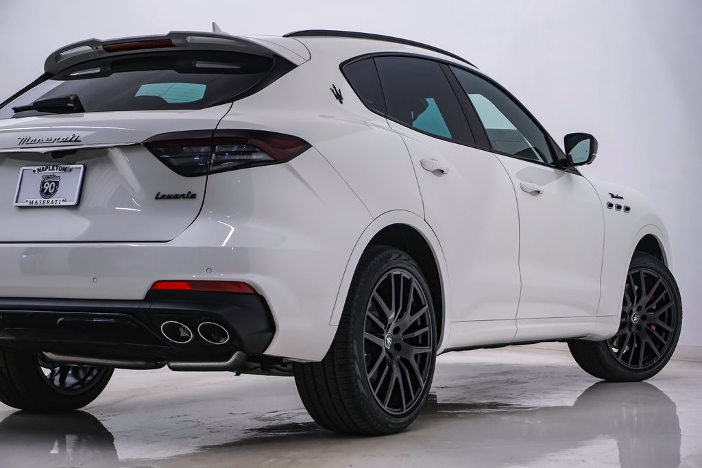 2024 Maserati Levante Modena 8