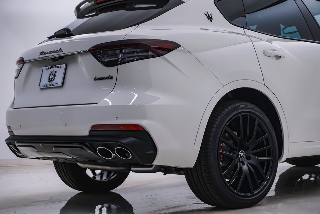 2024 Maserati Levante Modena 10