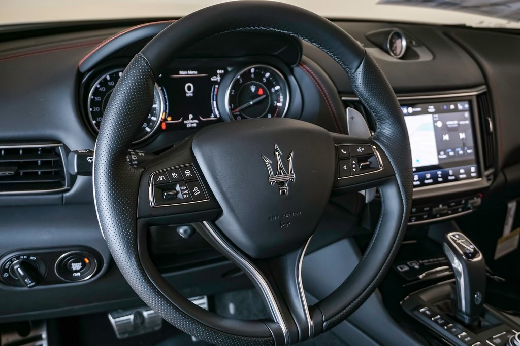 2024 Maserati Levante Modena 24