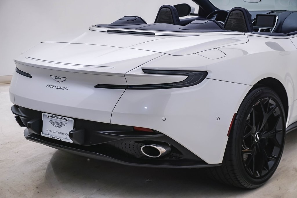 2019 Aston Martin DB11 Volante 14