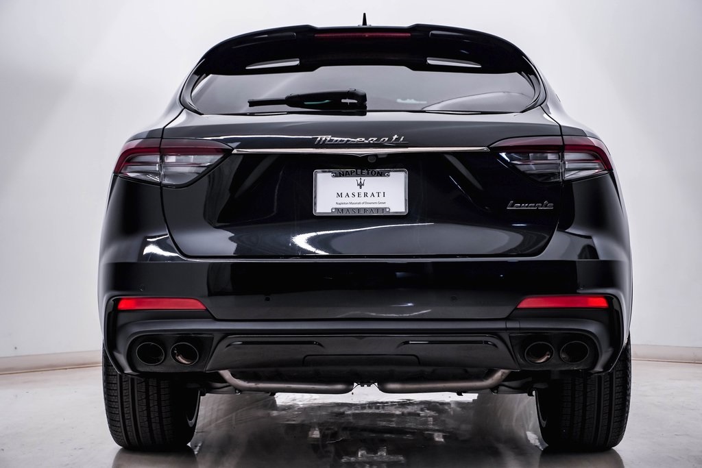 2023 Maserati Levante Modena 8