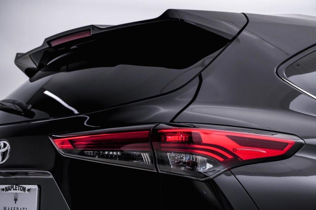 2021 Toyota Highlander XLE 13