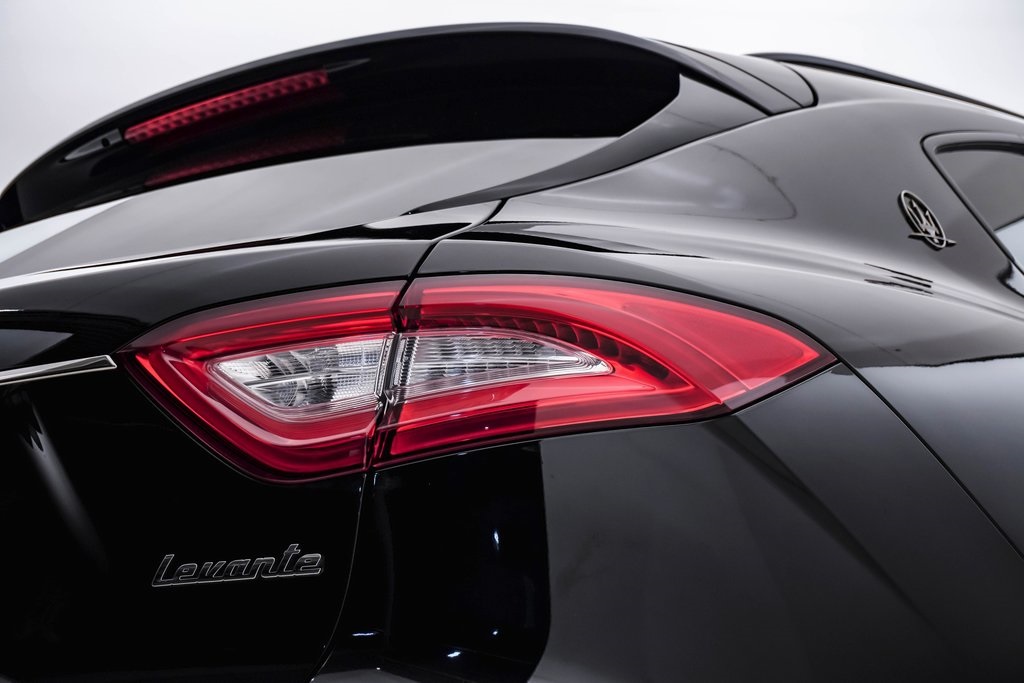 2019 Maserati Levante S 12