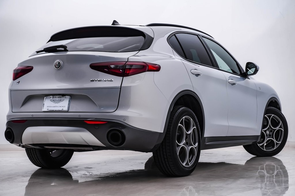 2022 Alfa Romeo Stelvio Ti 9