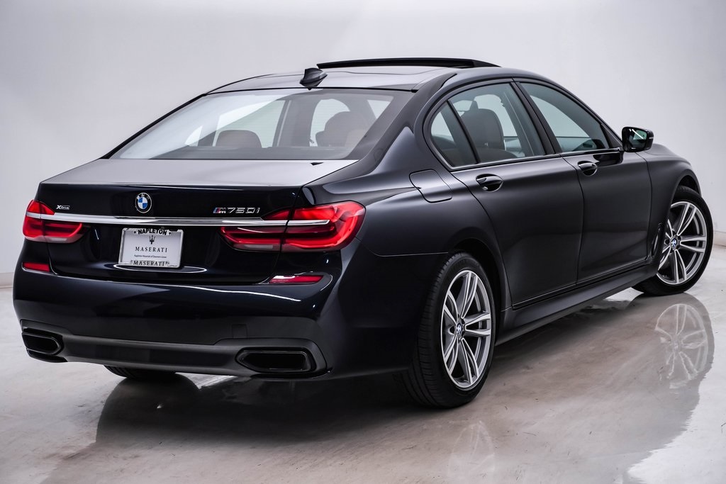 2017 BMW 7 Series 750i xDrive 11