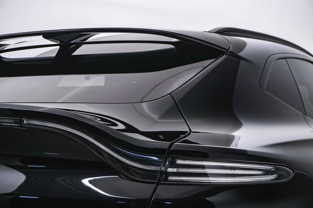 2022 Aston Martin DBX SUV 15