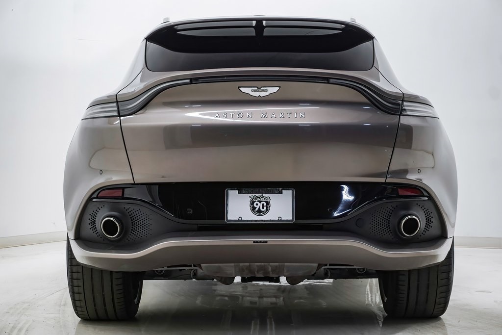 2022 Aston Martin DBX SUV 8