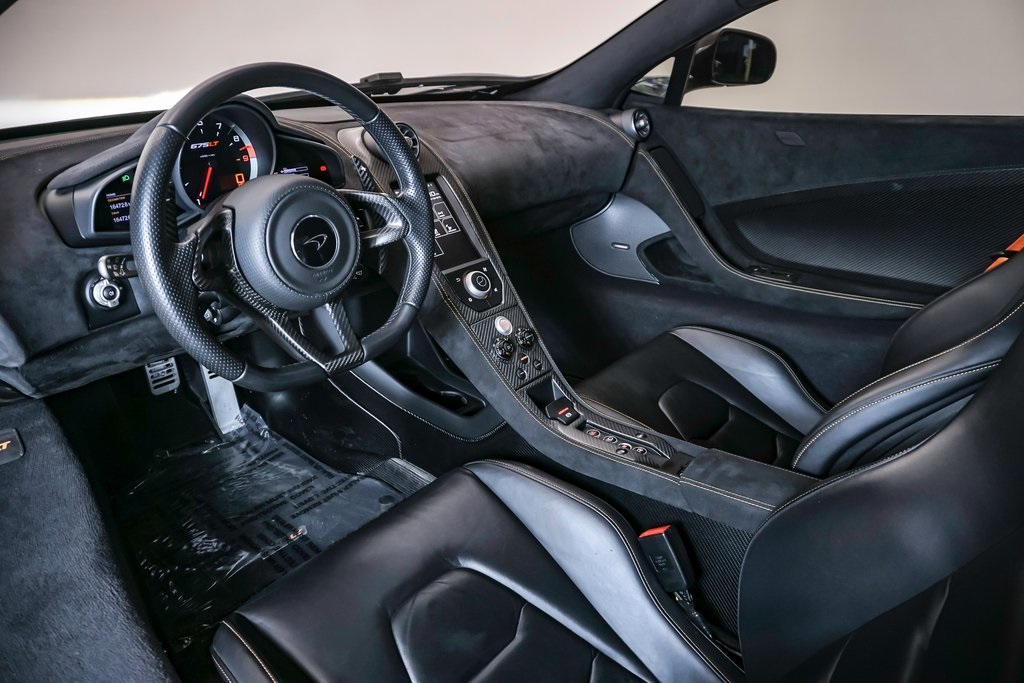 2016 McLaren 675LT Coupe 30