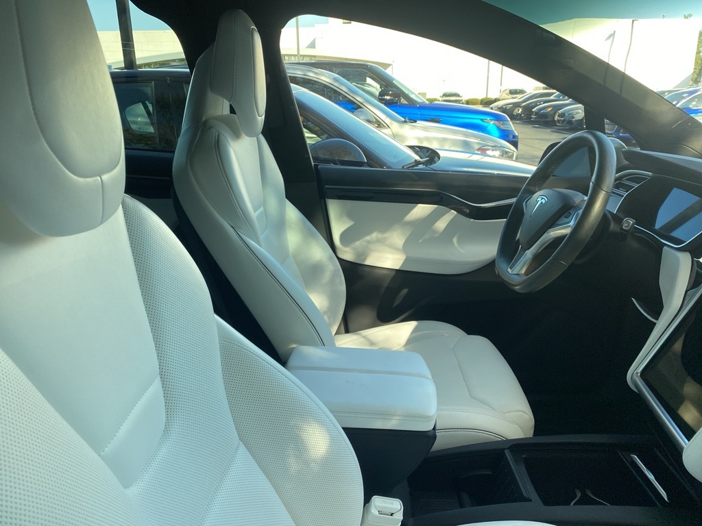 2017 Tesla Model X 90D 6