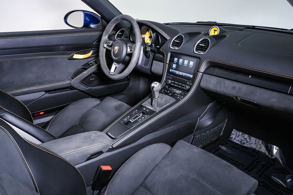 2023 Porsche 718 Spyder Manual 20