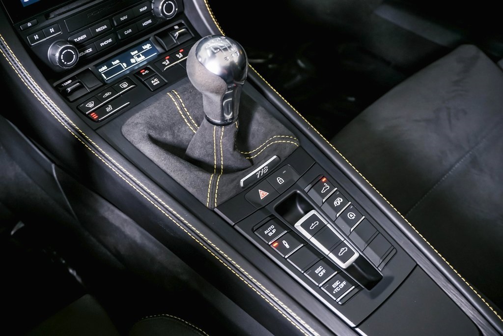 2023 Porsche 718 Spyder Manual 33