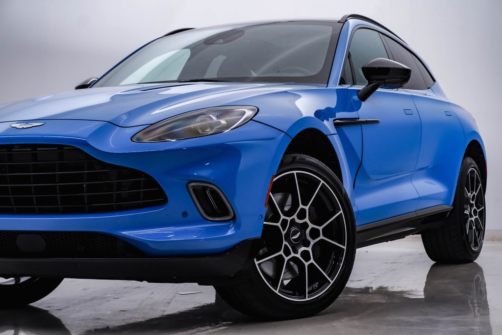 2021 Aston Martin DBX SUV 2