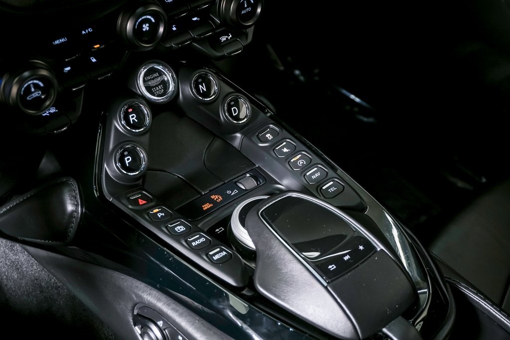 2020 Aston Martin Vantage Coupe 30