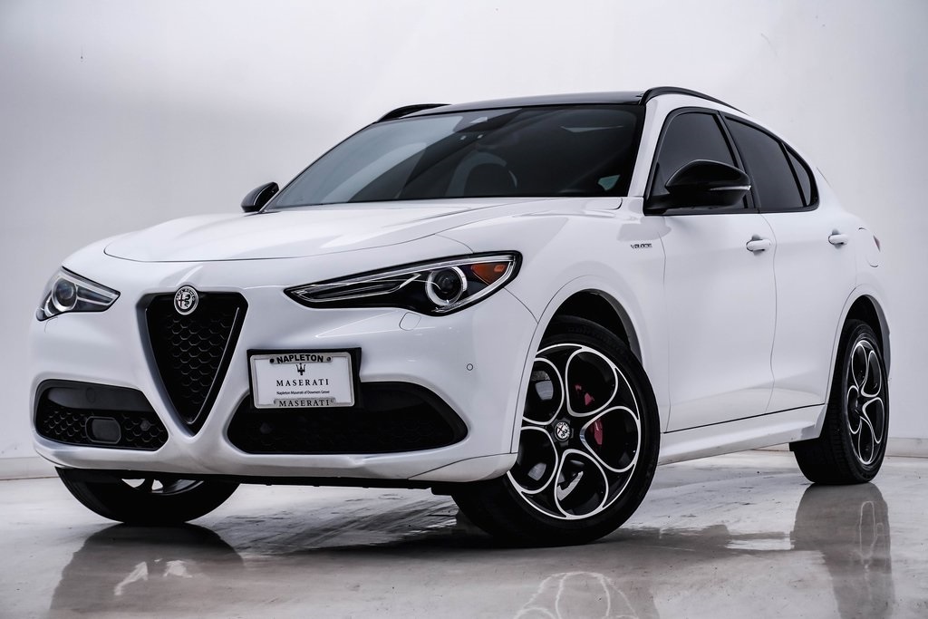 2022 Alfa Romeo Stelvio Veloce 1