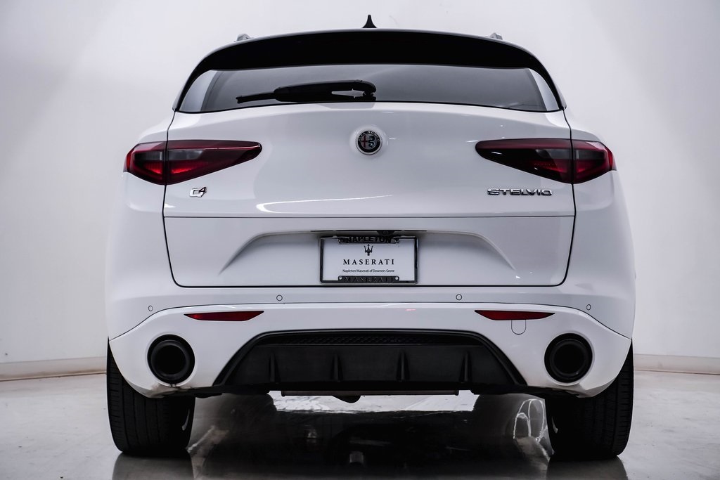 2022 Alfa Romeo Stelvio Veloce 6