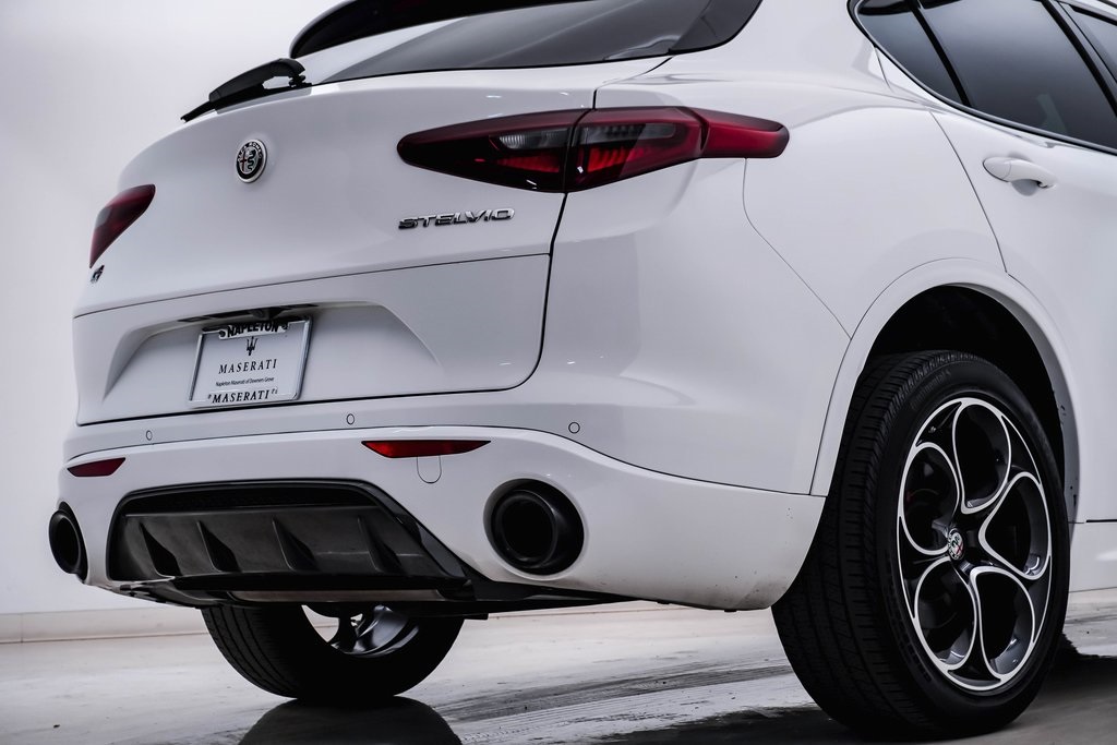 2022 Alfa Romeo Stelvio Veloce 10