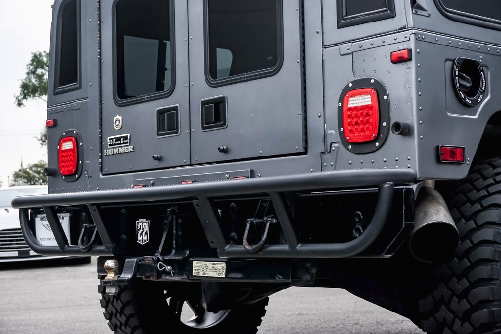 2004 Hummer H1 Enclosed 21