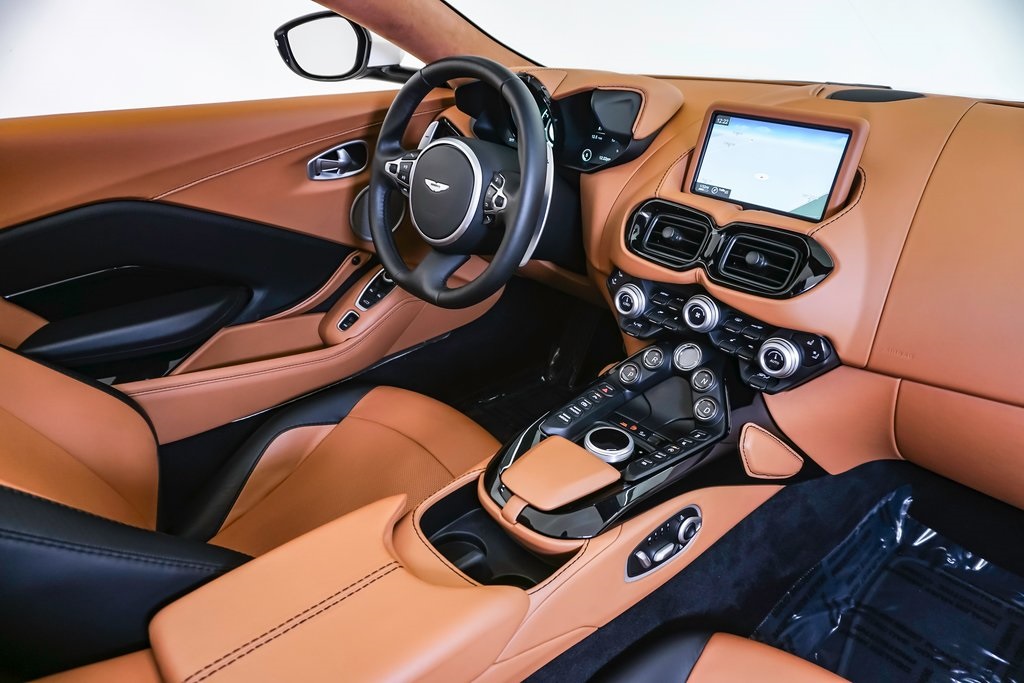 2021 Aston Martin Vantage Roadster 16