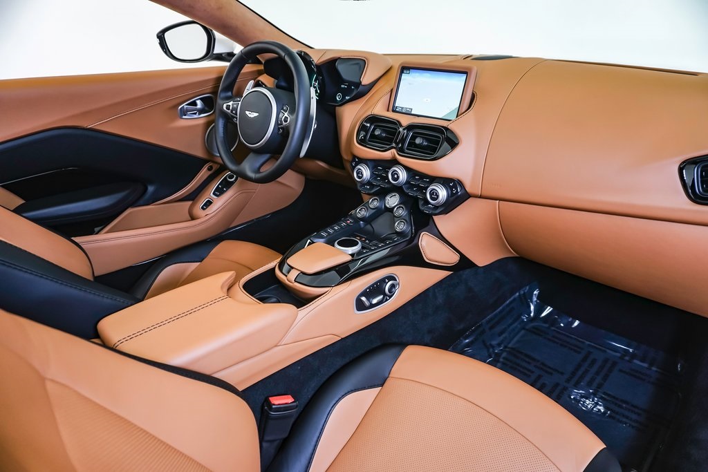 2021 Aston Martin Vantage Roadster 17