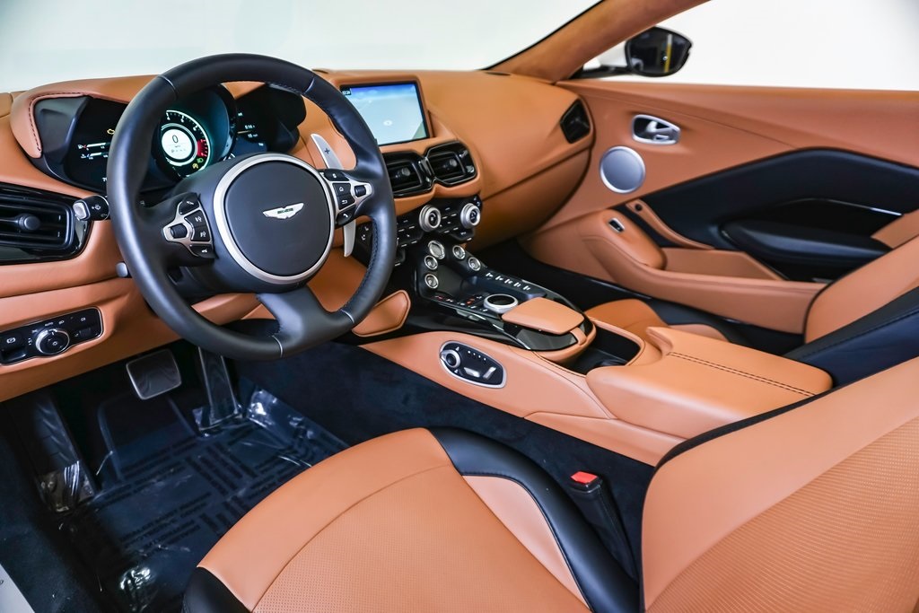 2021 Aston Martin Vantage Roadster 22