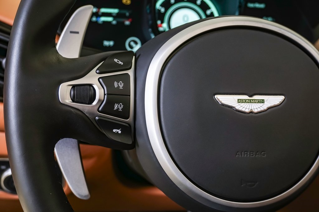 2021 Aston Martin Vantage Roadster 26