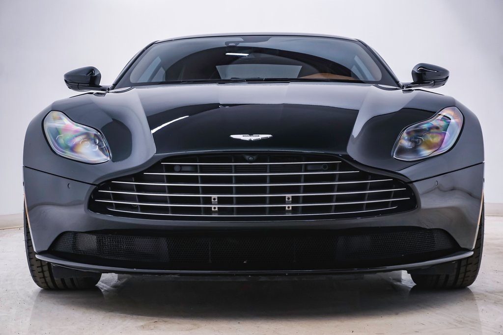 2022 Aston Martin DB11 Coupe 5