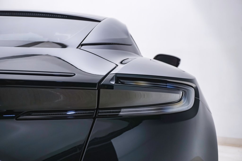 2022 Aston Martin DB11 Coupe 12