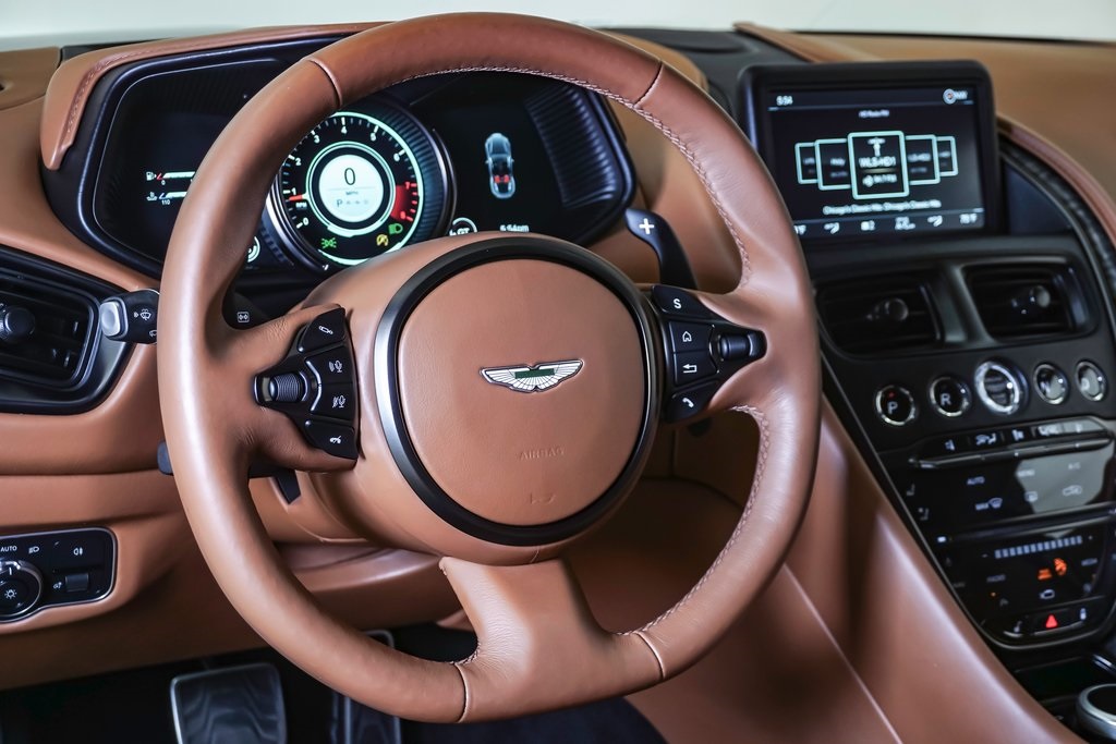 2022 Aston Martin DB11 Coupe 21