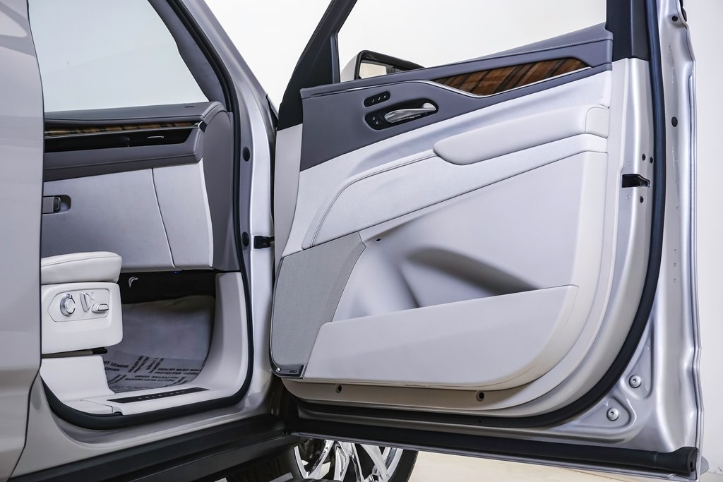 2021 Cadillac Escalade Premium Luxury Platinum 16