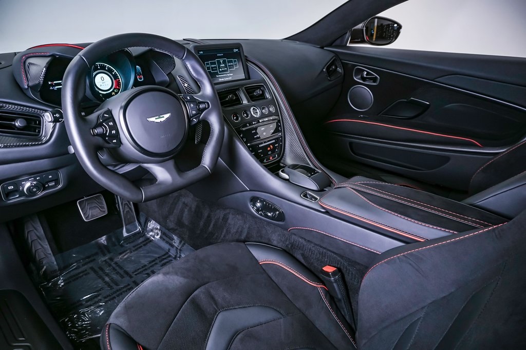 2023 Aston Martin DBS Coupe 32