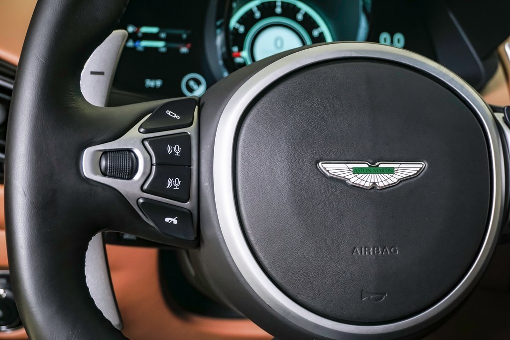 2020 Aston Martin Vantage Base 25