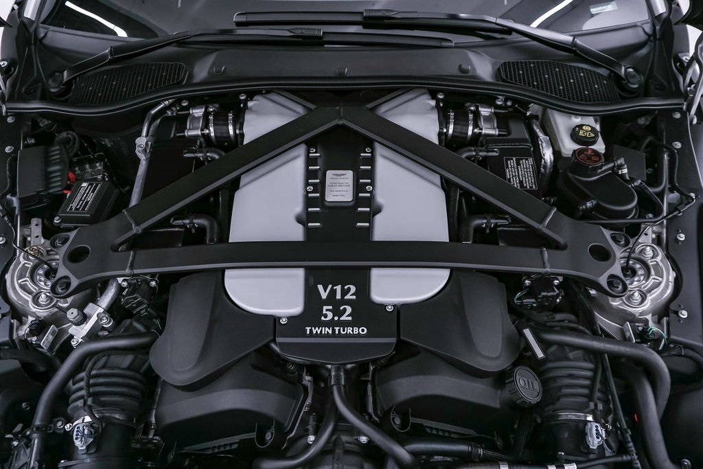 2023 Aston Martin V12 Vantage Coupe 44