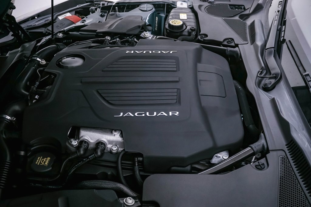 2017 Jaguar F-TYPE R 31