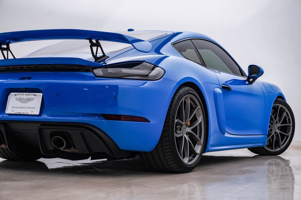 2022 Porsche 718 Cayman GT4 10