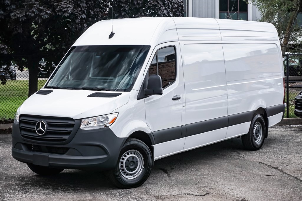 2024 Mercedes-Benz Sprinter 2500 Cargo 170 WB 2