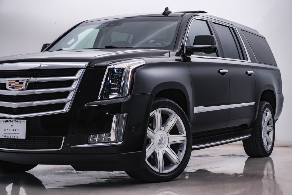 2018 Cadillac Escalade ESV Luxury 2