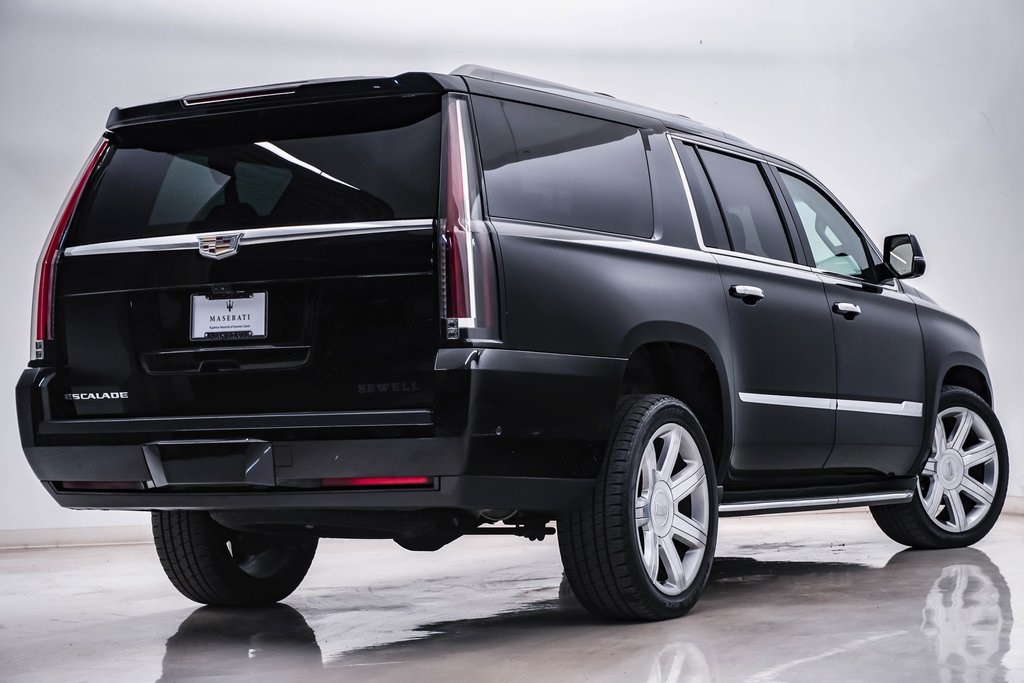 2018 Cadillac Escalade ESV Luxury 9