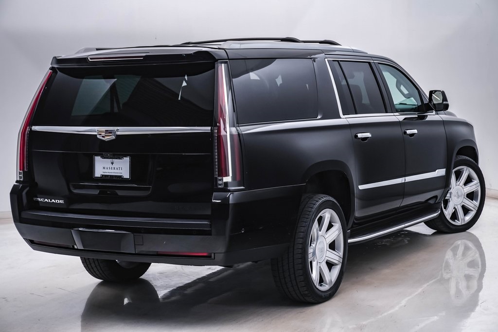 2018 Cadillac Escalade ESV Luxury 11